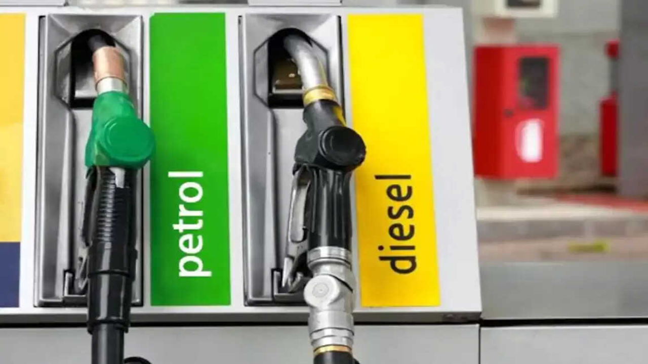 Petrol Pump पर तेल भरवाते समय इन बातों का रखें ख्याल
